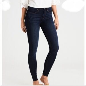 American Eagle Skinny Jeans - Size 6